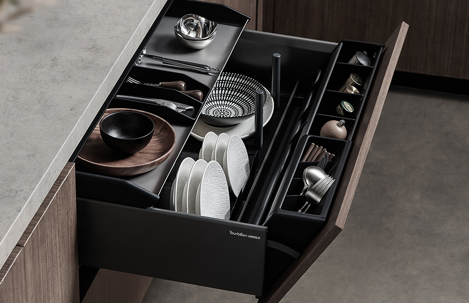 Pull-Out Cookware Basket